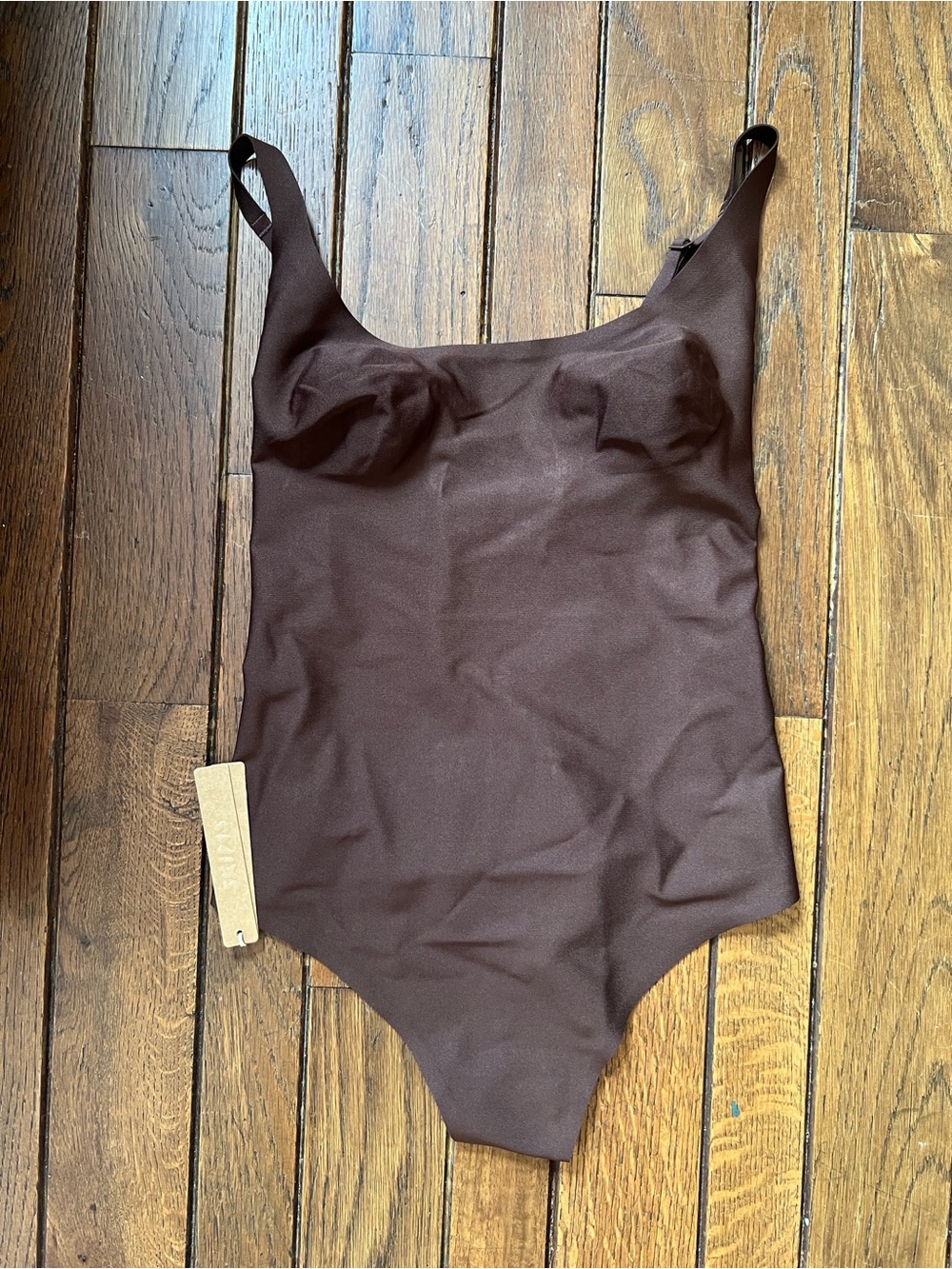 SKIMS Cocoa Scoop Neck Low Back Thong Bodysuit Brown Size Medium NWT